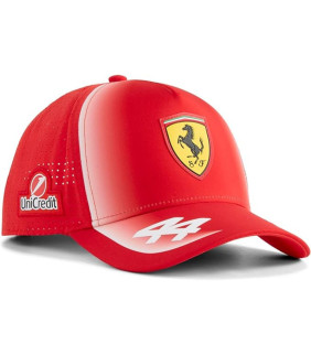 Casquette de baseball rouge...